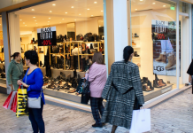 Ανοικτά τα καταστήματα αύριο Κυριακή – Μεγάλες προσφορές σε Black Friday και Cyber Monday